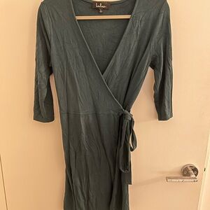 Lulu's Green Wrap Tie Front Sheath Dress with V-Neck and 3/4 Sleeves